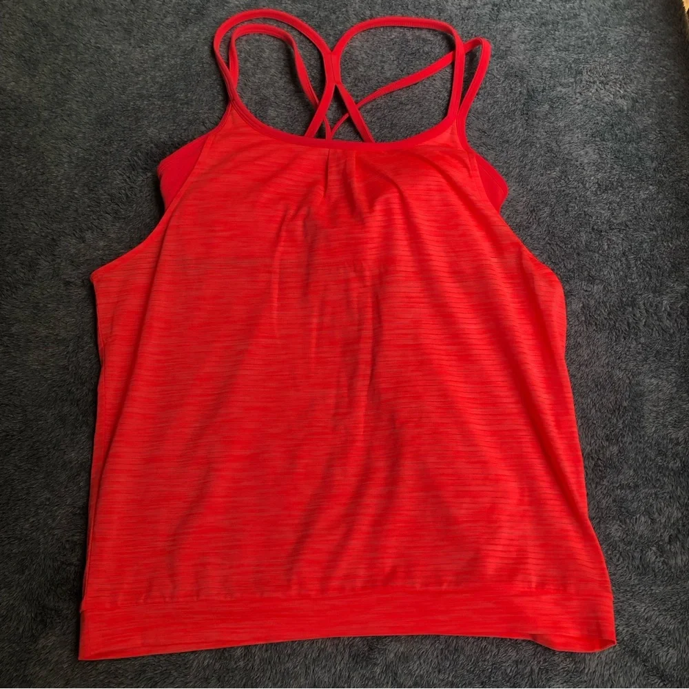 ***SOLD***Women’s Athleta workout athletic tank - Picture 2 of 12